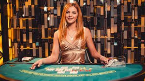 Blackjack ၂၁ ကတ်ဂိမ်း Dealer နှင့် ယှဉ်ပြိုင်ကစားမှု